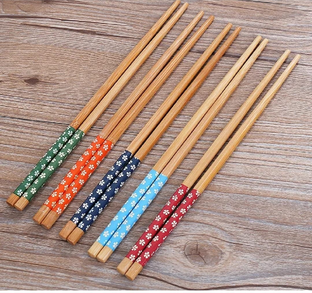 Chopsticks Random Flower Design Bamboo 2 Sticks 1 Pair Handmade Japanese Natural Chestnut Wood Sushi Chopsticks