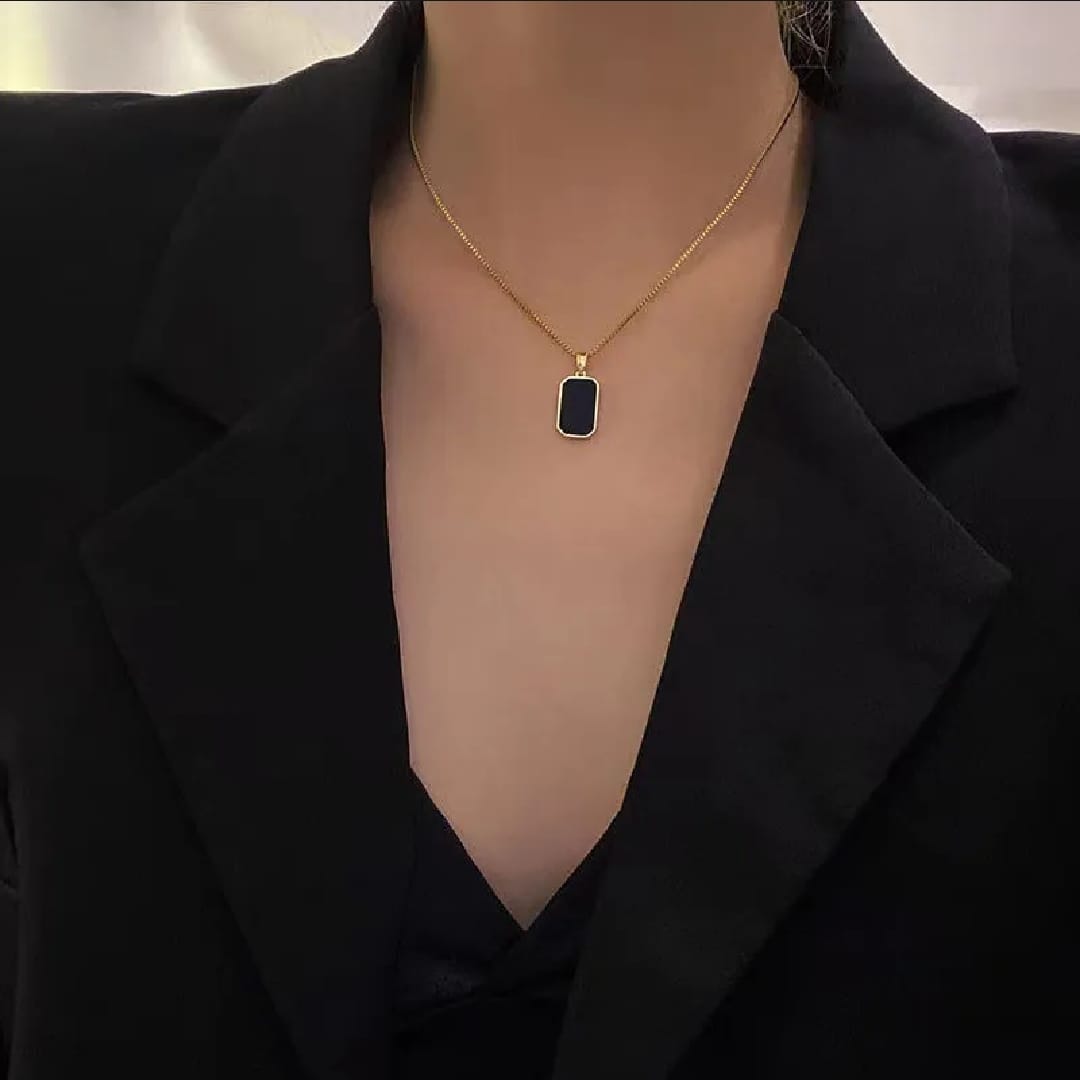 Fashion Square Necklace For Women-Korean Style Black Geometric Pendant Necklace